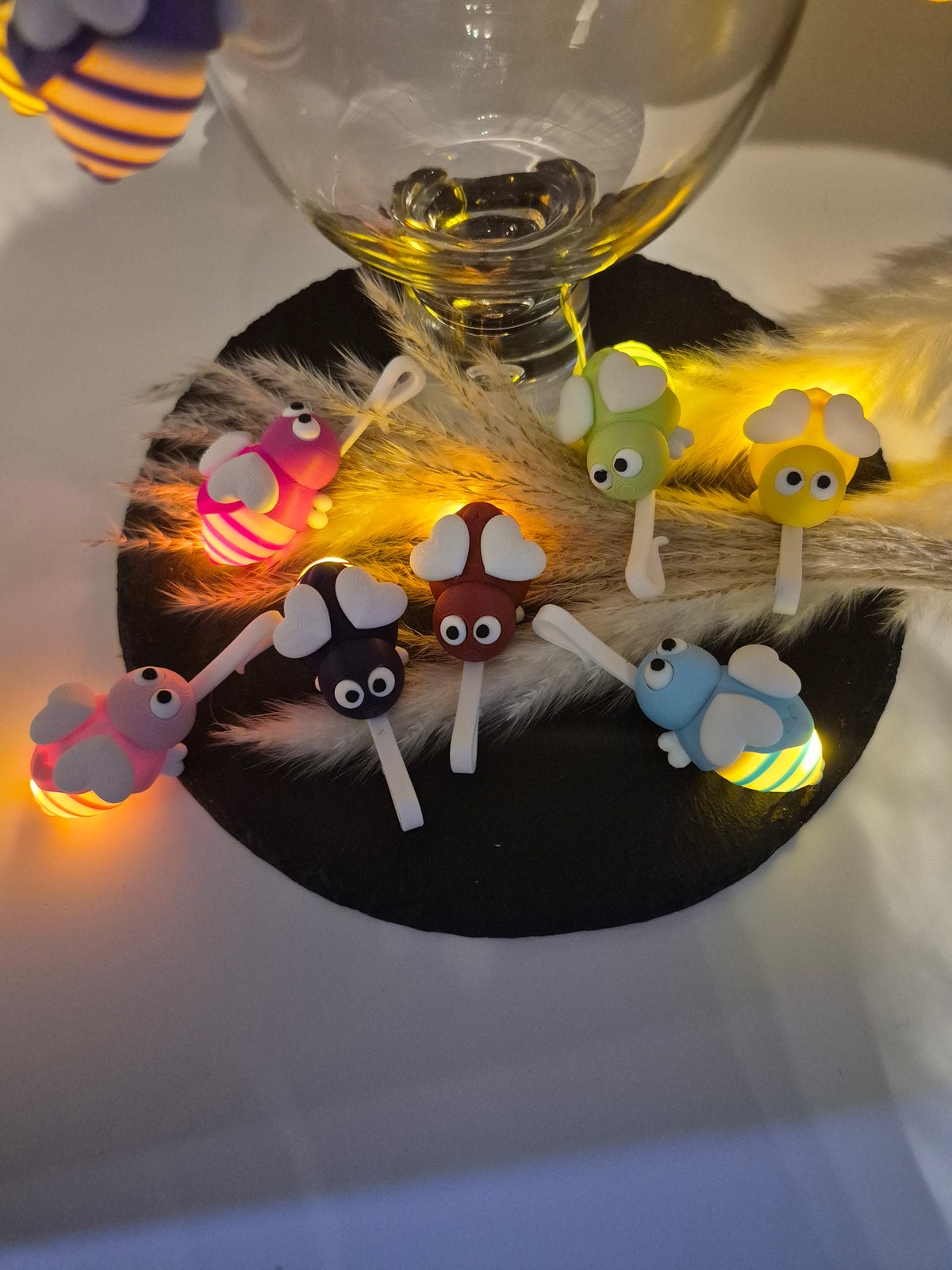 Glühwürmchen Irmchen – Leuchtender Glasmarkierer mit LED | 3D Druck | Gastgeschenk Mädelsabend & JGA