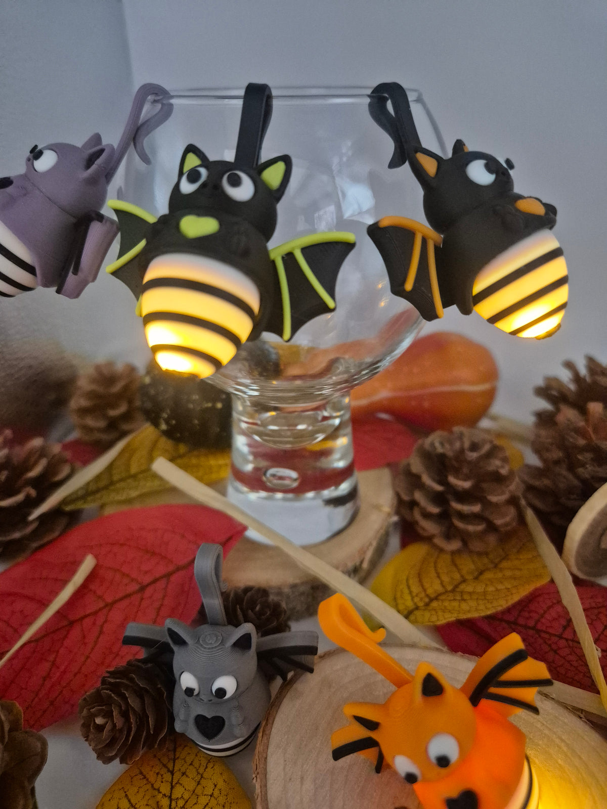 Fledermaus Franky – Leuchtender Glasmarkierer mit LED | 3D Druck | Halloween & Herbst Gastgeschenk