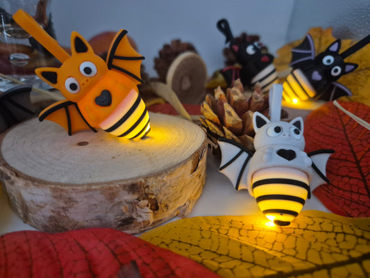 Fledermaus Franky – Leuchtender Glasmarkierer mit LED | 3D Druck | Halloween & Herbst Gastgeschenk